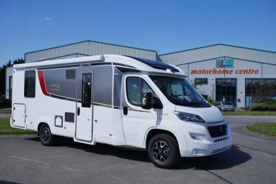 Burstner Nexxo t740 Sovereign|Nexxo T740 Sovereign|Ferra Arc Leather Pilot Seats|XL Premium skylight|Island bed|L shaped gloss kitchen|Free standing shower|Washroom|L shaped kitchen|